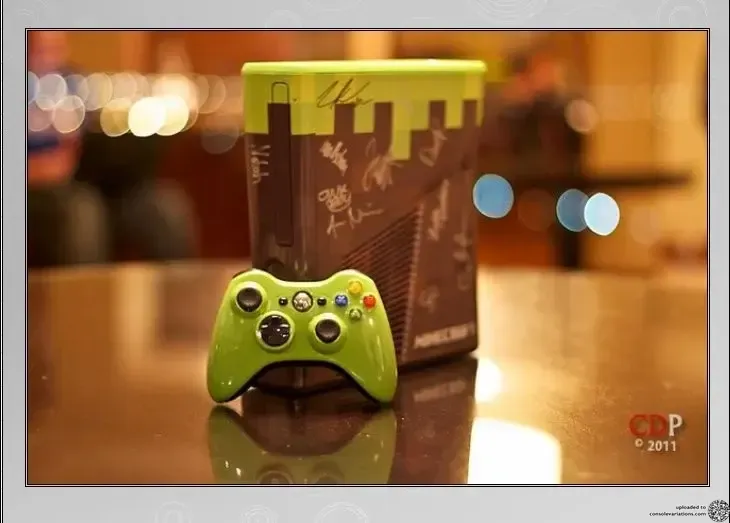 Microsoft Xbox 360 Minecraft Signed