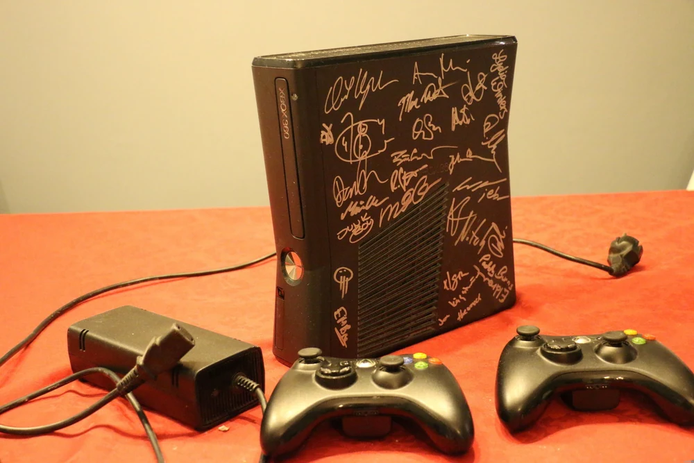 Microsoft Xbox 360 Mojang Team Signed