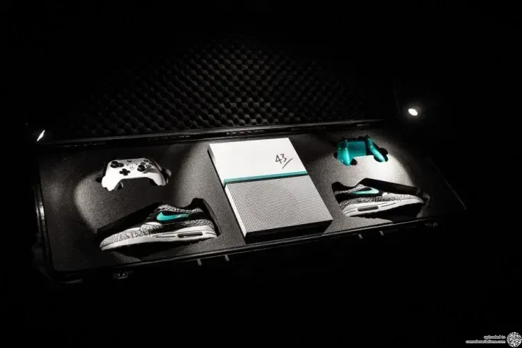 Microsoft Xbox One S 43einhalb
