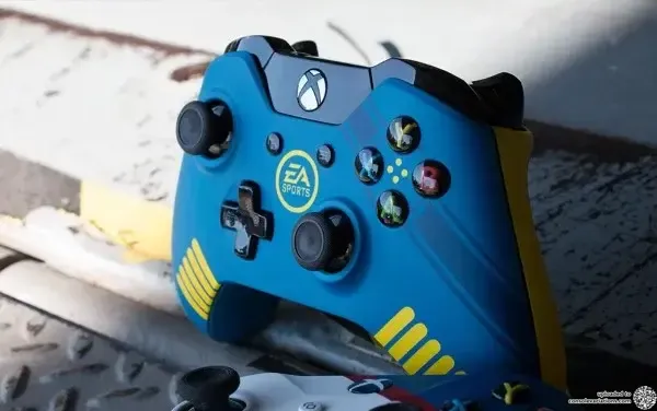 Microsoft Xbox One S EA Sports FUT17 Controller