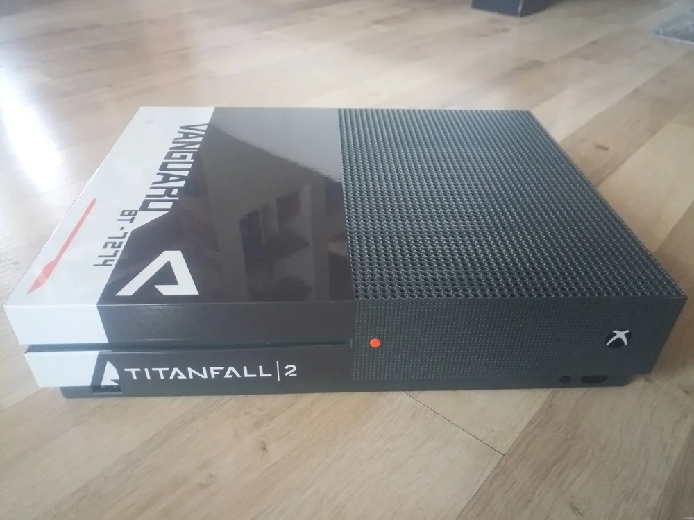 Microsoft Xbox One S Vanguard