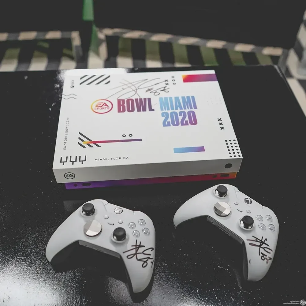Microsoft Xbox One X EA Sports Bowl 2020 Travis Kelce Signed