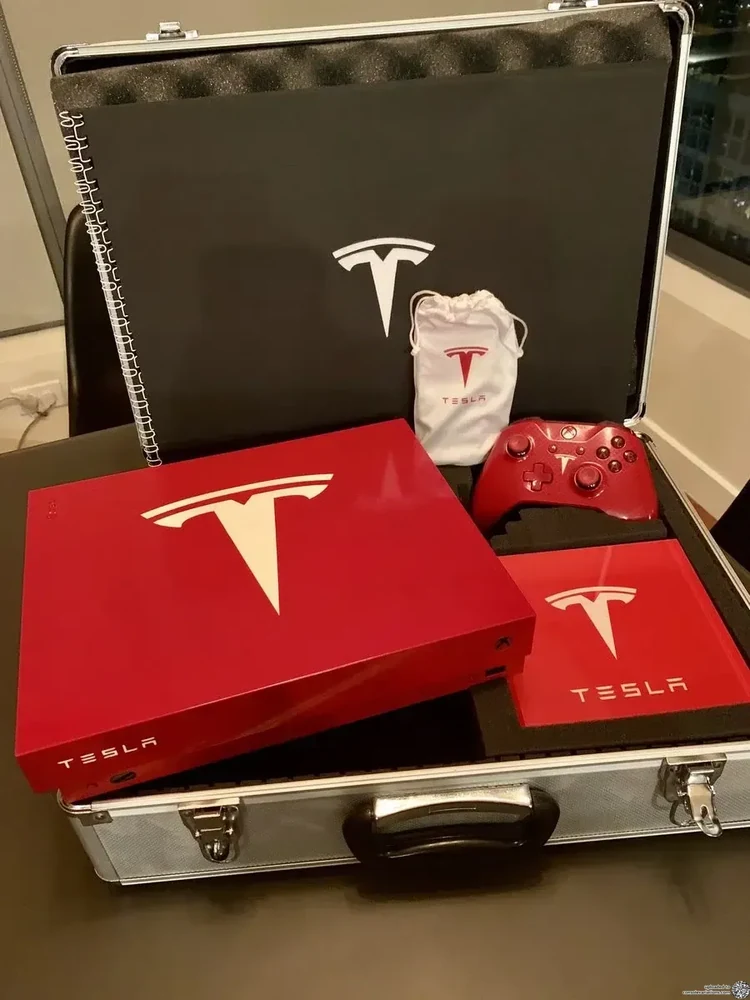 Microsoft Xbox One X Tesla