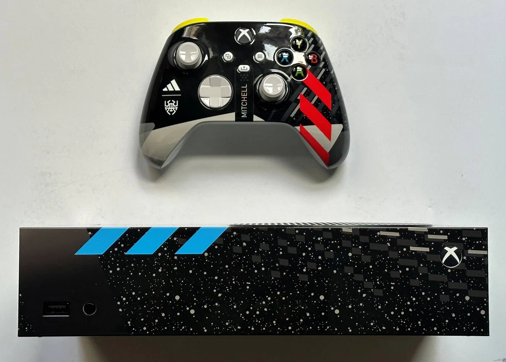 Microsoft Xbox Series S Adidas