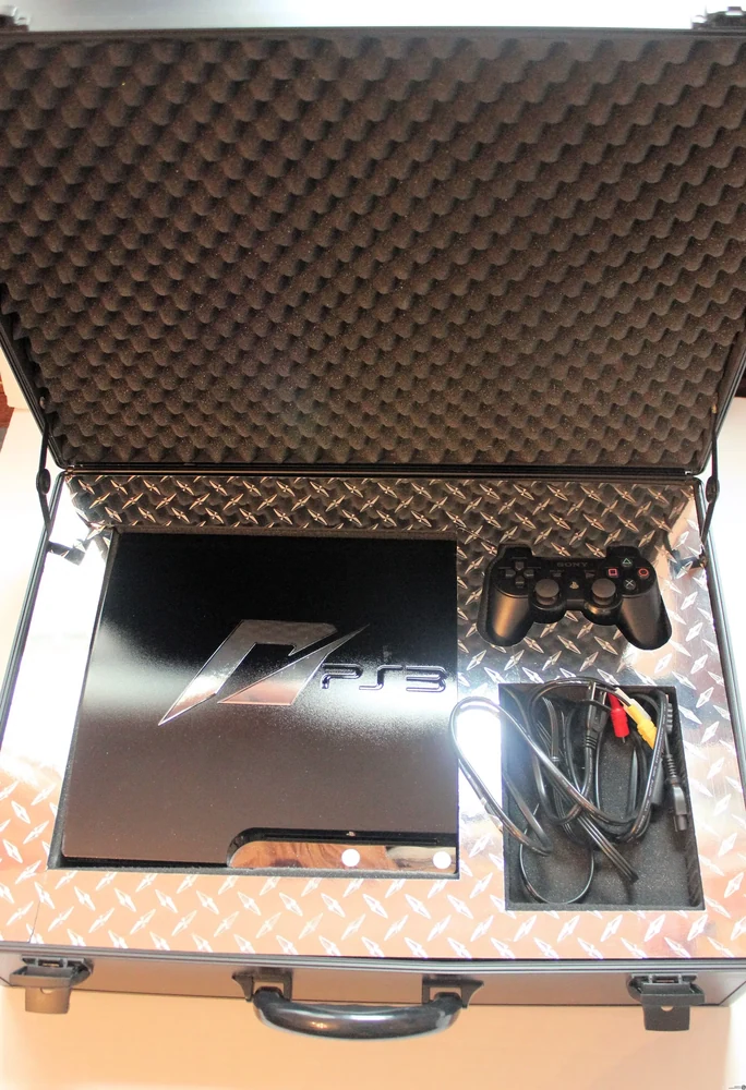Sony PlayStation 3 Need for Speed Hot Pursuit VIP Kit