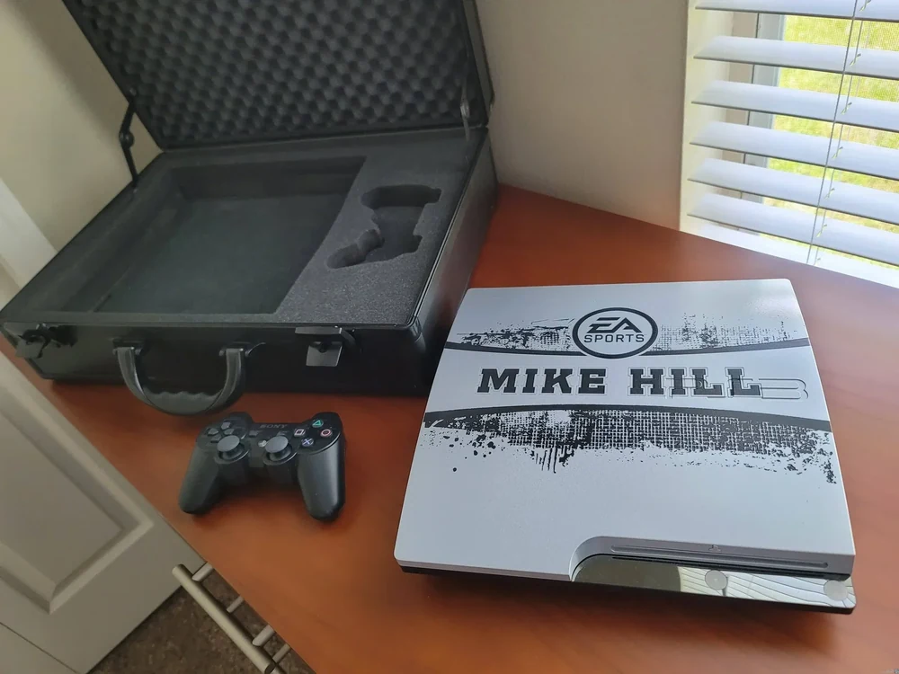 Sony PlayStation 3 Slim EA Sports Mike Hill
