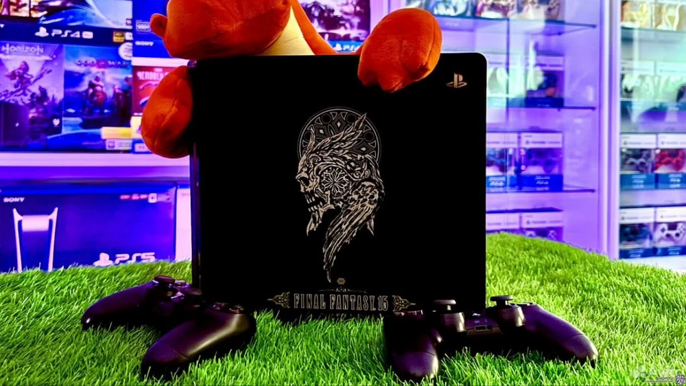 Sony PlayStation 4 Slim Final Fantasy XV (CN)