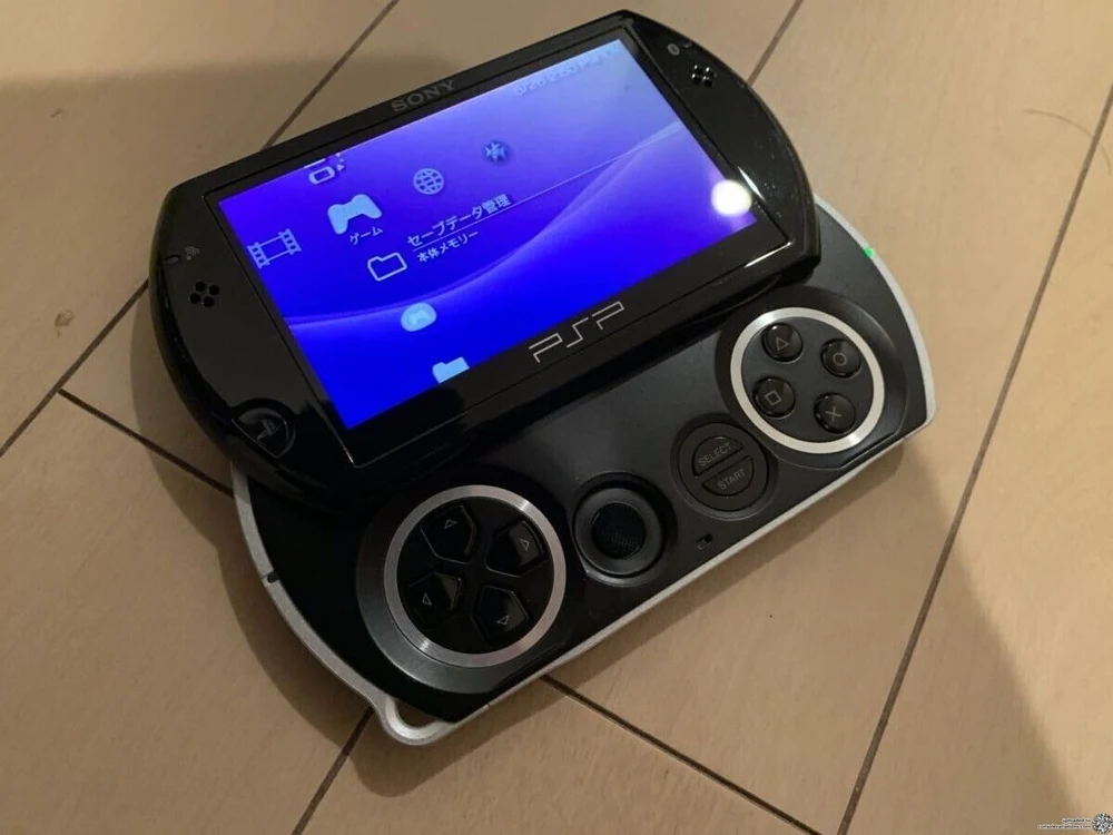 Sony PSP Go "Strider" Piano Black Prototype