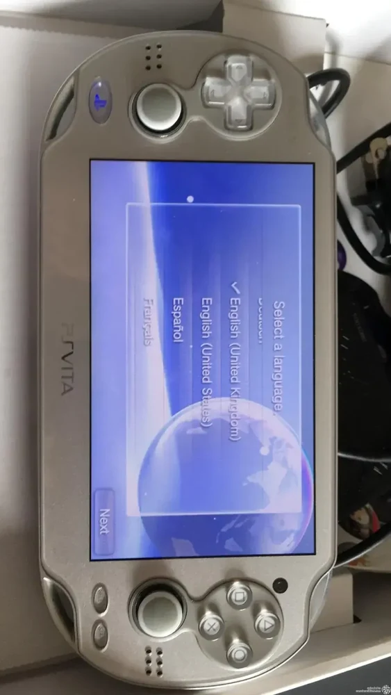 Sony PlayStation Vita PCH-1000 Ice Silver