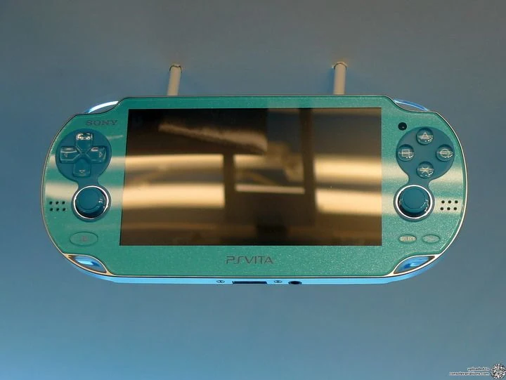 Sony PS Vita "Teal" Presentation Prototype Dummy
